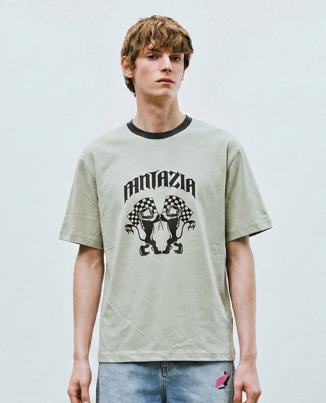 URBAN REVIVO - Áo thun nam cổ tròn tay ngắn in hình