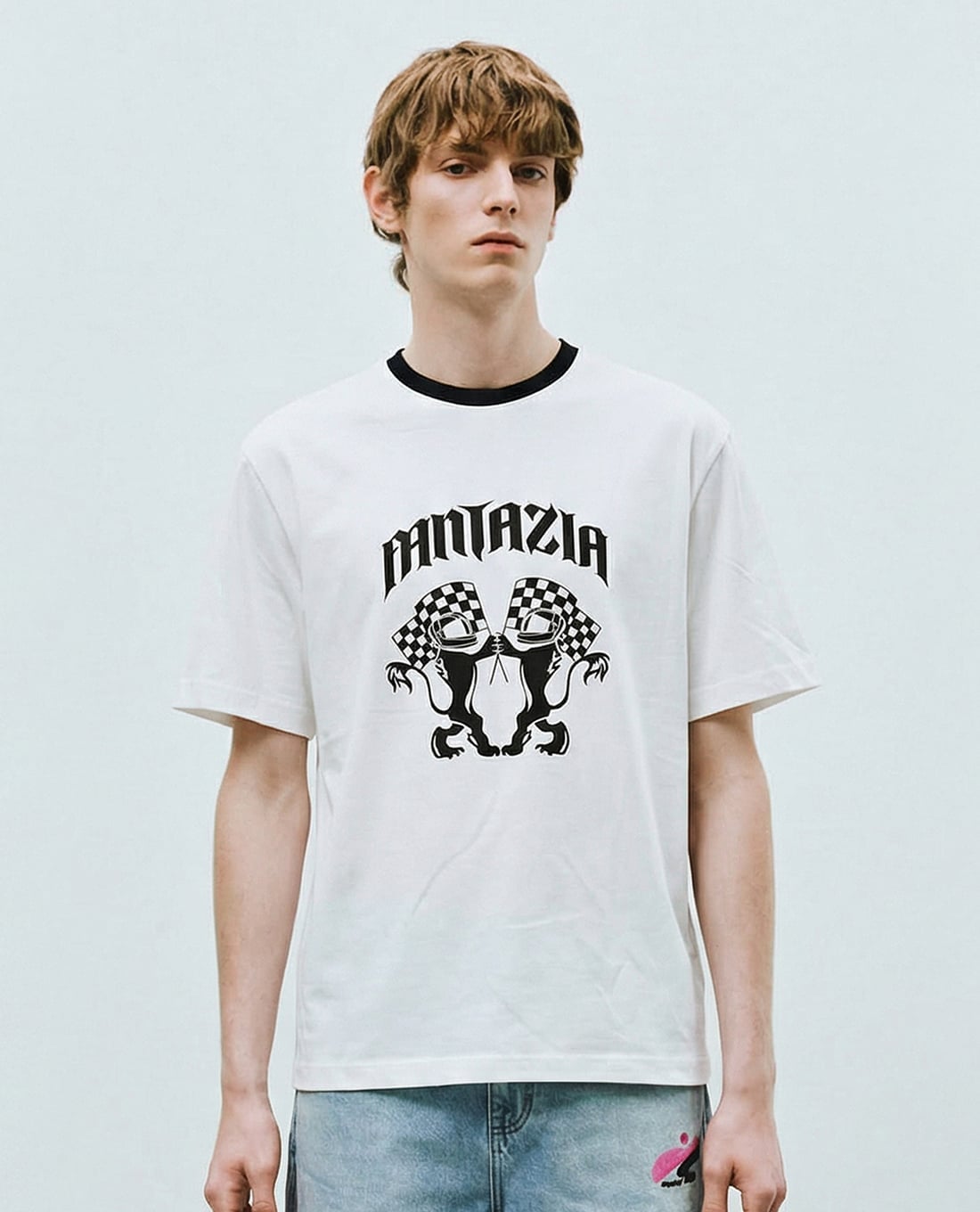 URBAN REVIVO - Áo thun nam cổ tròn tay ngắn in hình