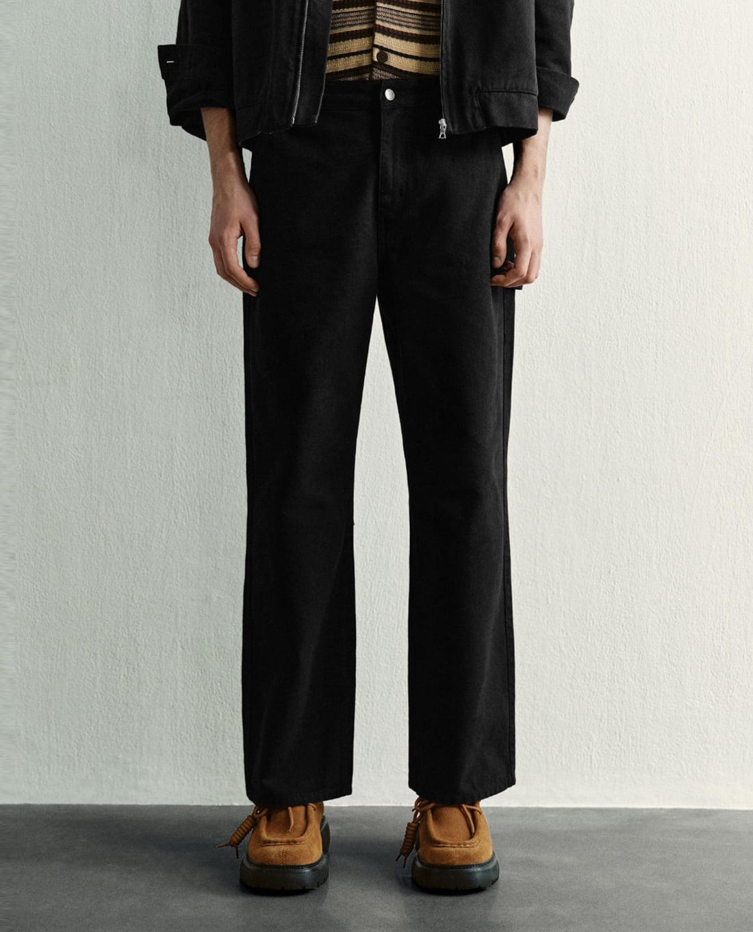 URBAN REVIVO - Quần jeans nam ống đứng cá tính