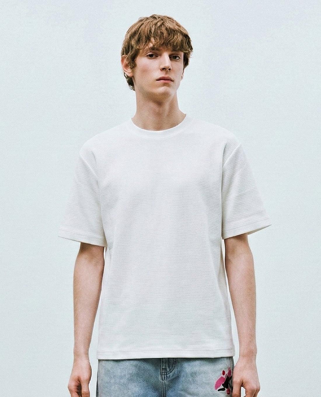 URBAN REVIVO - Áo thun nam cổ tròn tay ngắn trẻ trung