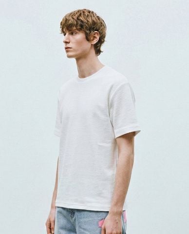  URBAN REVIVO - Áo thun nam cổ tròn tay ngắn trẻ trung 