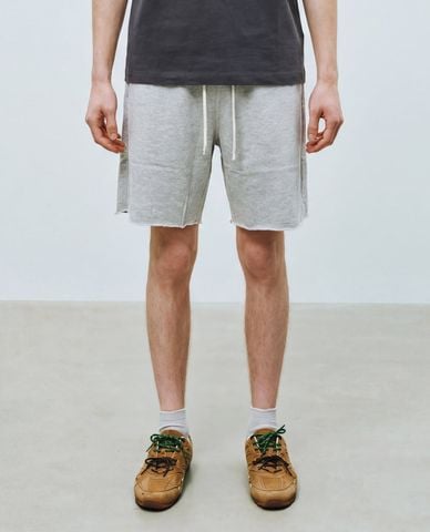  URBAN REVIVO - Quần short nam ống rộng lưng thun 