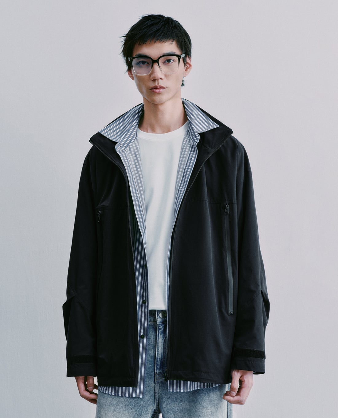 URBAN REVIVO - Áo khoác thể thao nam cổ cao hiện đại