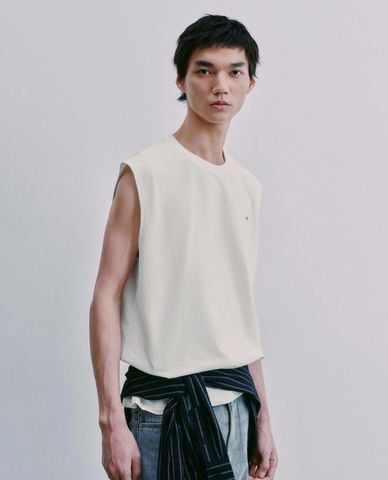  URBAN REVIVO - Áo ba lỗ nam cổ tròn in họa tiết 