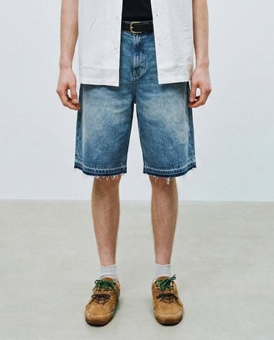  URBAN REVIVO - Quần short jeans nam ống rộng wash bạc 