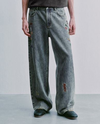  URBAN REVIVO - Quần jeans nam ống rộng in họa tiết 