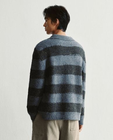  URBAN REVIVO - Áo dệt kim nam cổ bẻ tay dài kẻ sọc 