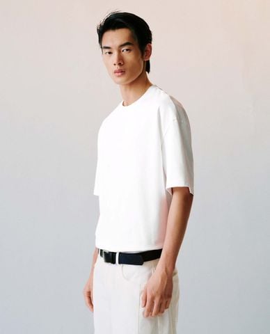  URBAN REVIVO - Áo thun nam cổ tròn tay ngắn tối giản 