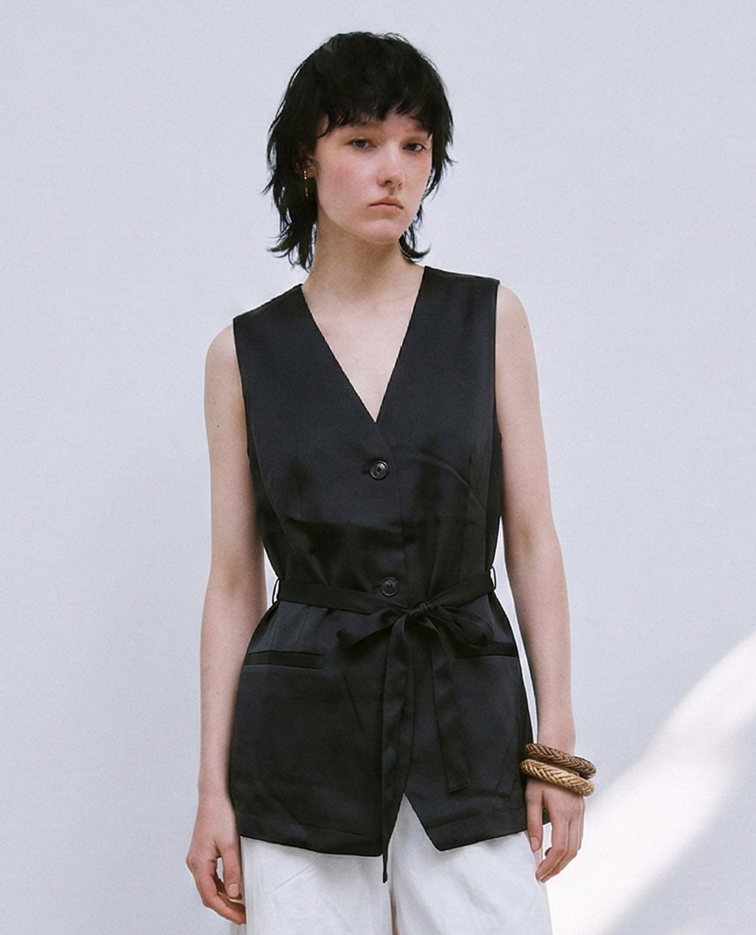 URBAN REVIVO - Áo khoác gilet nữ dáng dài phối dây thắt