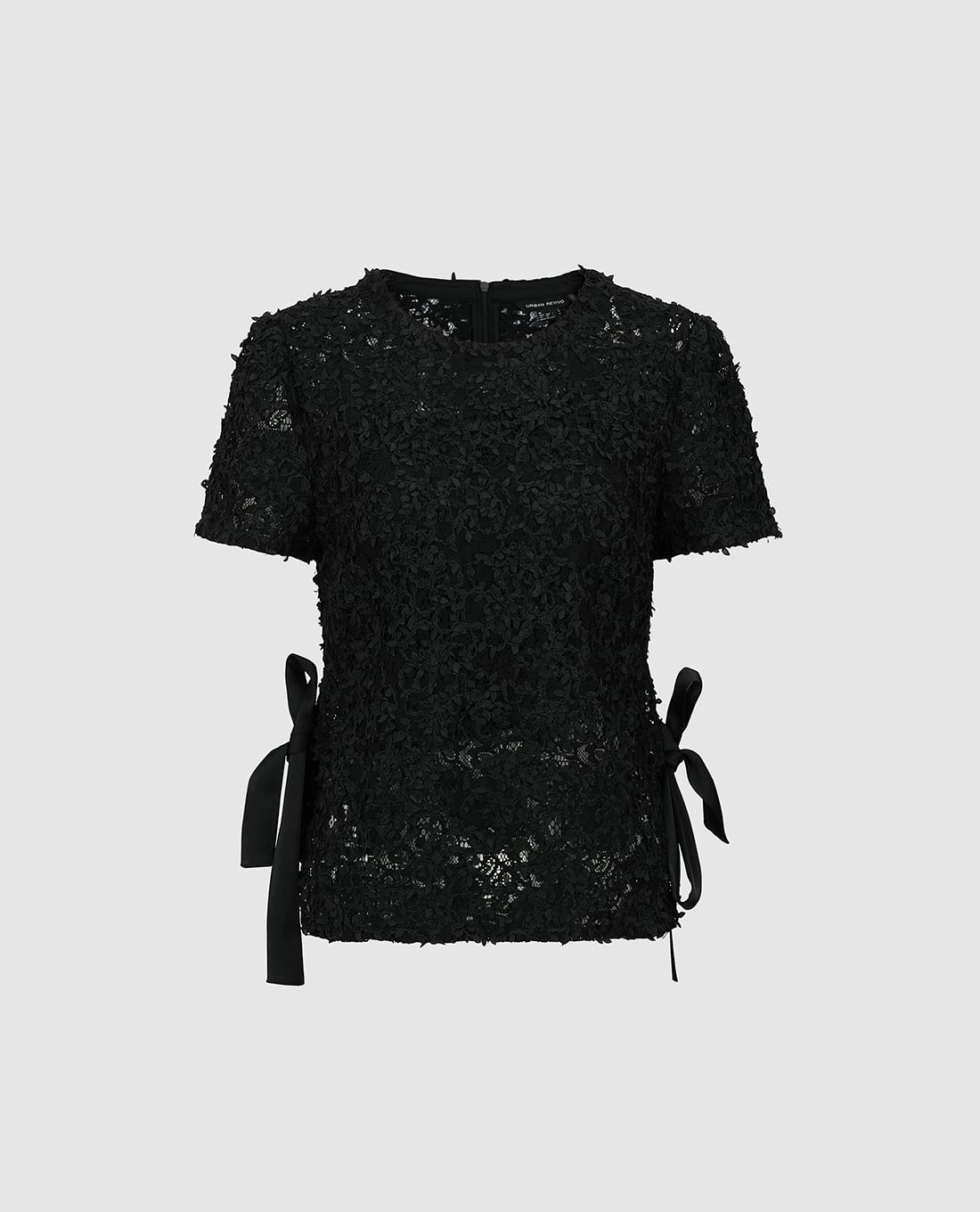 URBAN REVIVO - Áo kiểu nữ ren cổ tròn tay ngắn phối nơ