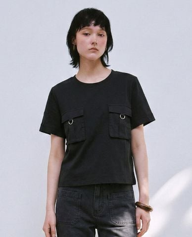  URBAN REVIVO - Áo thun nữ cổ tròn tay ngắn phối túi hộp 