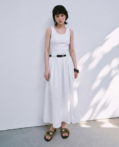  URBAN REVIVO - Đầm sát nách midi dáng xoè phối thắt lưng 