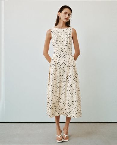  URBAN REVIVO - Đầm sát nách midi cổ thuyền chấm bi 