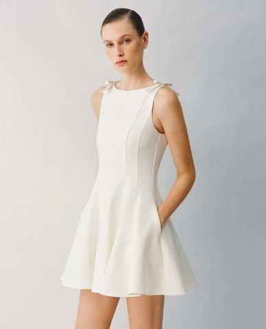  URBAN REVIVO - Đầm sát nách mini dáng xoè phối nơ 