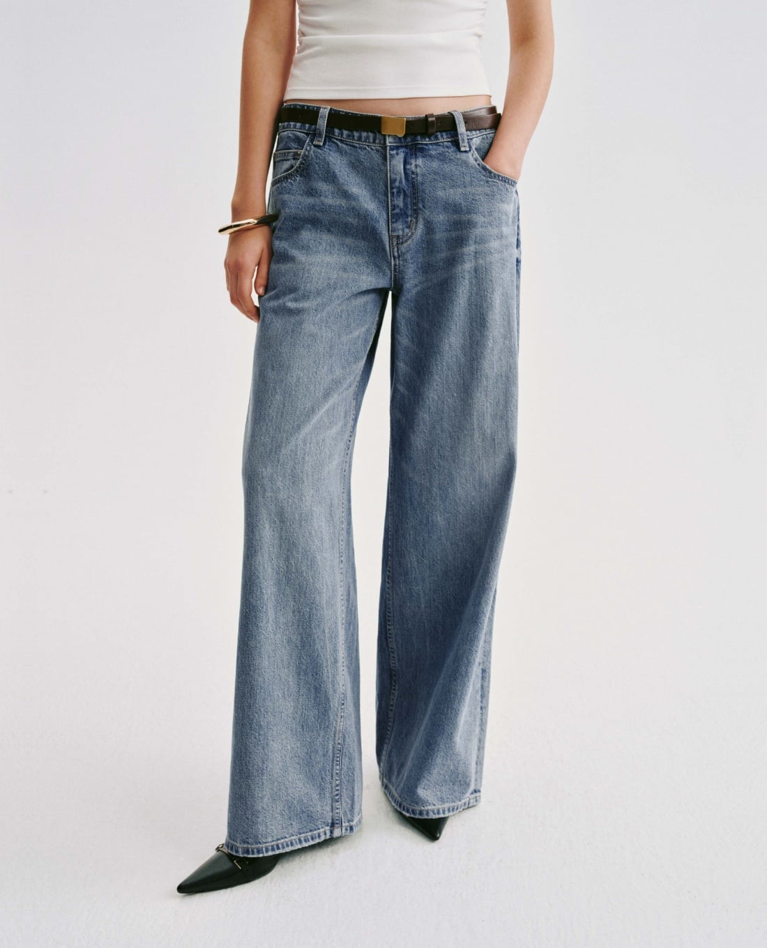URBAN REVIVO - Quần jeans nữ ống rộng kèm thắt lưng