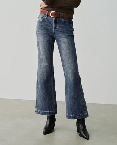  URBAN REVIVO - Quần jeans nữ ống loe kèm thắt lưng 