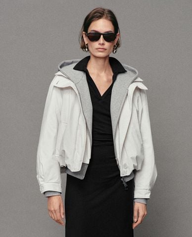  URBAN REVIVO - Áo khoác croptop nữ cổ cao cài nút 