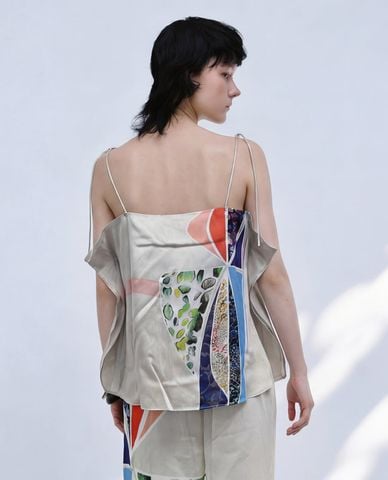  URBAN REVIVO - Áo hai dây nữ lụa in họa tiết nghệ thuật 