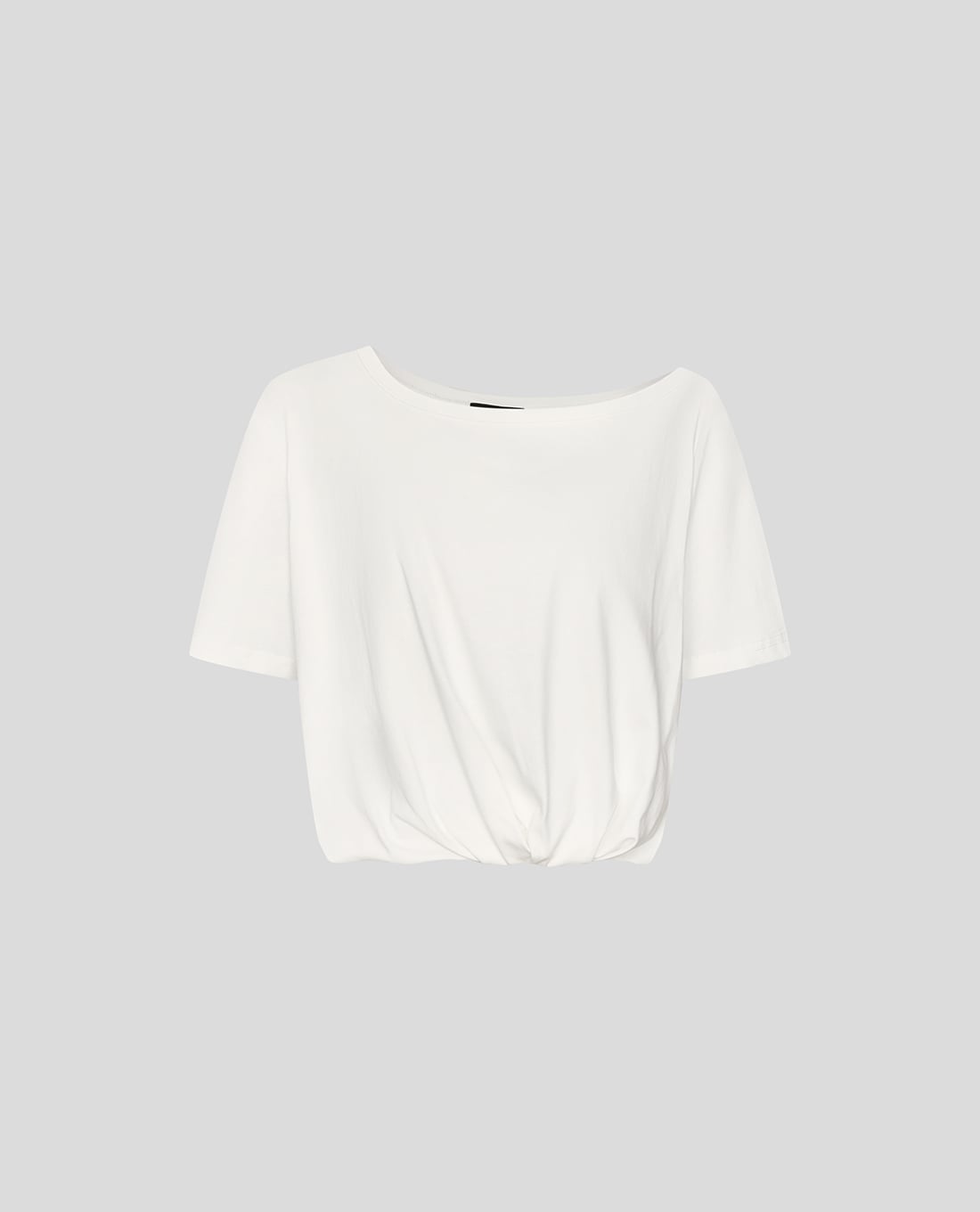 URBAN REVIVO - Áo kiểu nữ cổ rộng tay ngắn bo gấu