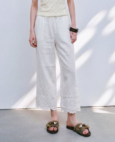  URBAN REVIVO - Quần nữ ống rộng thêu ren thanh lịch 