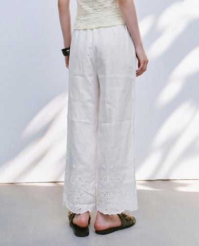  URBAN REVIVO - Quần nữ ống rộng thêu ren thanh lịch 