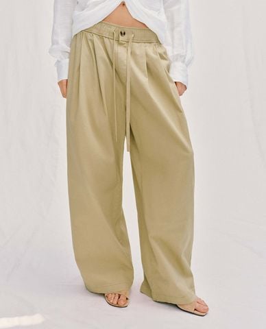  URBAN REVIVO - Quần nữ ống rộng lưng thun phối dây rút 