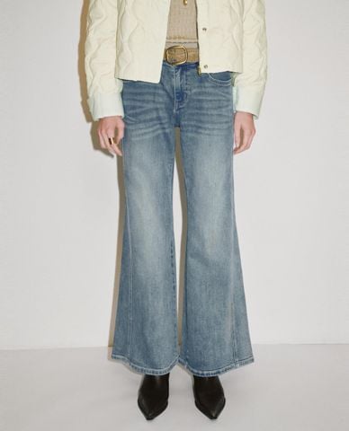  URBAN REVIVO - Quần jeans nữ ống loe kèm thắt lưng 