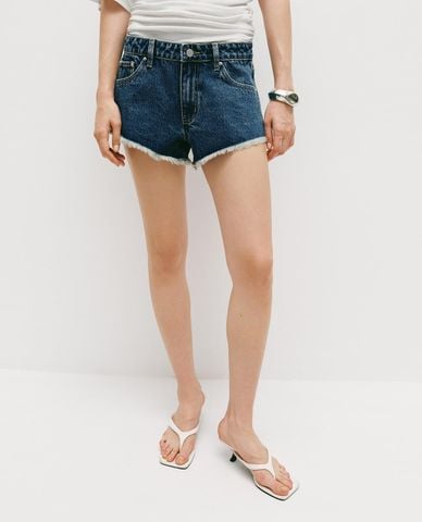  URBAN REVIVO - Quần short jeans nữ ống rộng viền tua rua 