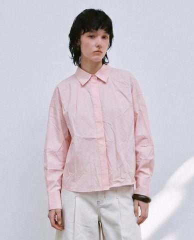  URBAN REVIVO - Áo sơ mi nữ cổ bẻ tay dài thanh lịch 