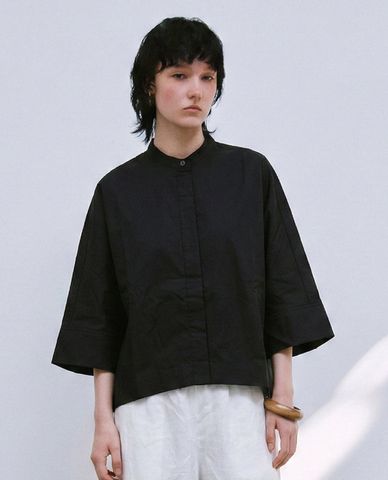  URBAN REVIVO - Áo kiểu nữ cổ trụ tay lỡ hiện đại 