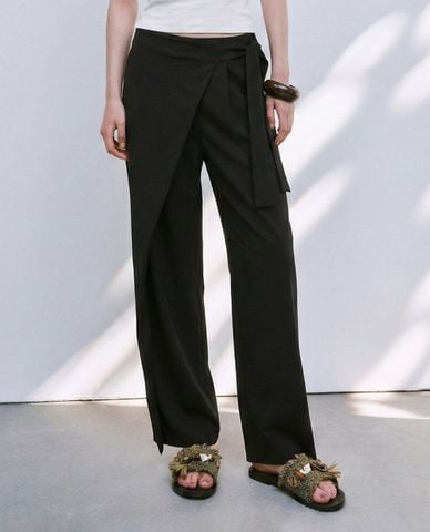  URBAN REVIVO - Quần nữ ống rộng phối vạt đắp chéo 