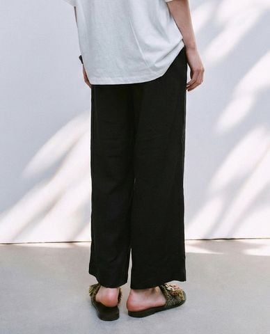  URBAN REVIVO - Quần nữ ống rộng phom thanh lịch 