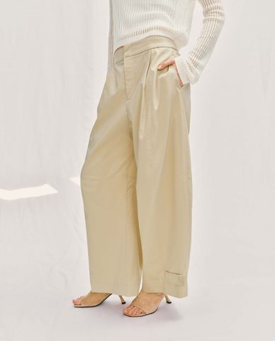  URBAN REVIVO - Quần nữ ống rộng xếp li thanh lịch 