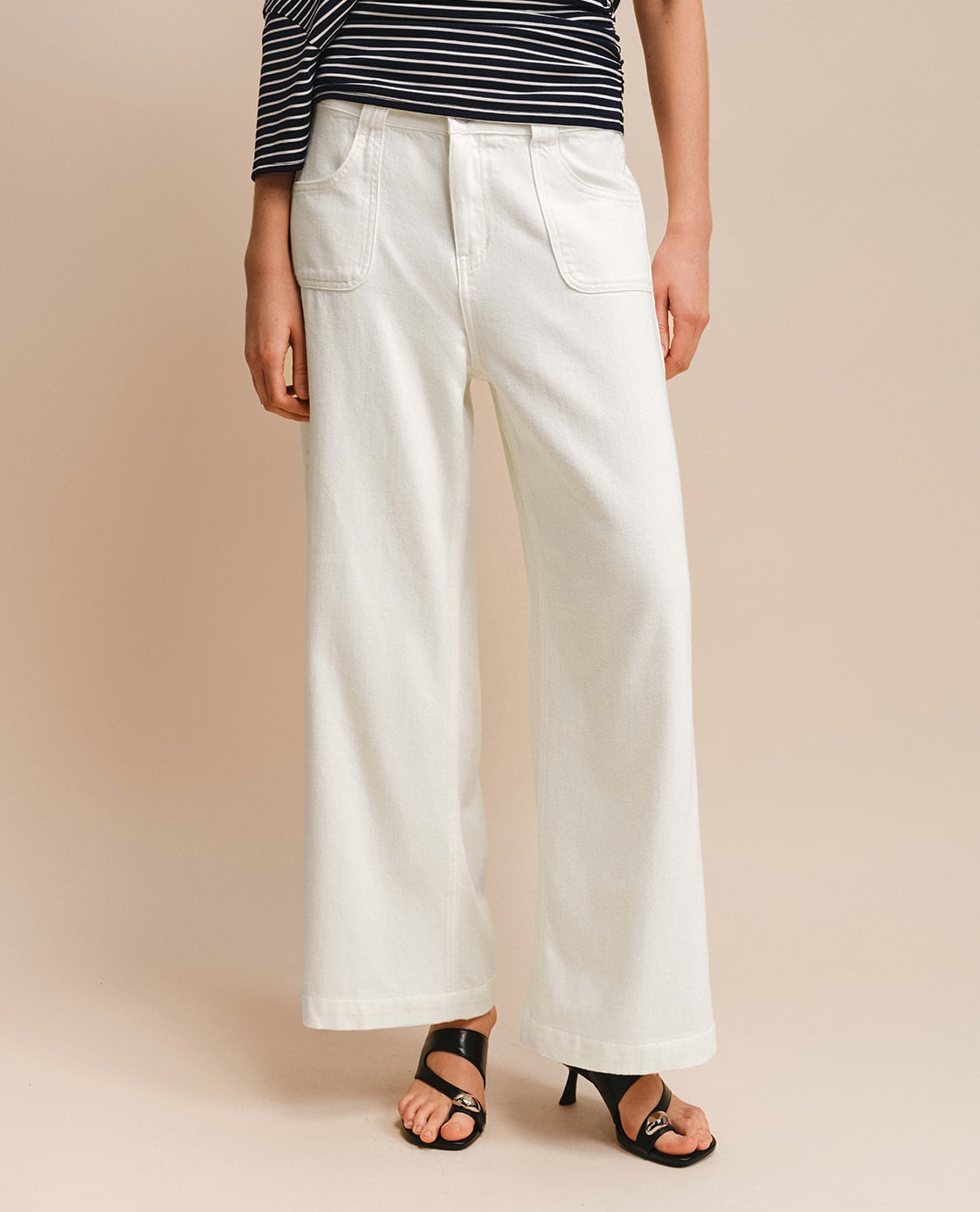 URBAN REVIVO - Quần jeans nữ ống rộng cạp cao