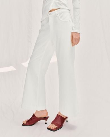  URBAN REVIVO - Quần jeans nữ ống loe thanh lịch 