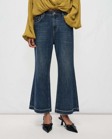  URBAN REVIVO - Quần jeans nữ ống loe wash bạc 