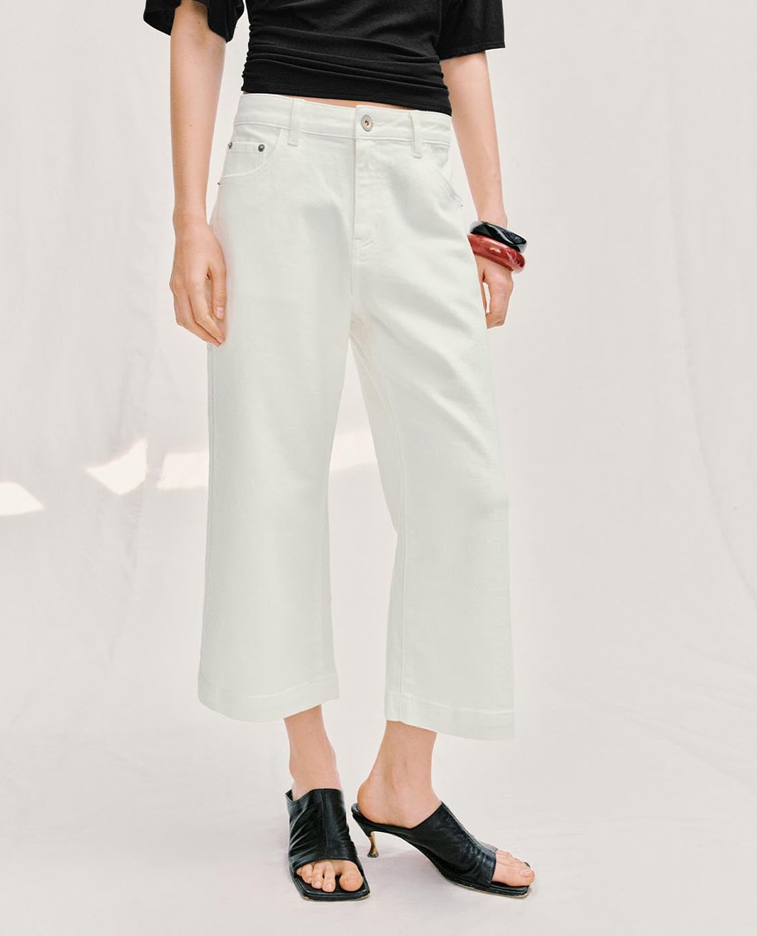 URBAN REVIVO - Quần jeans nữ ống rộng dáng lửng