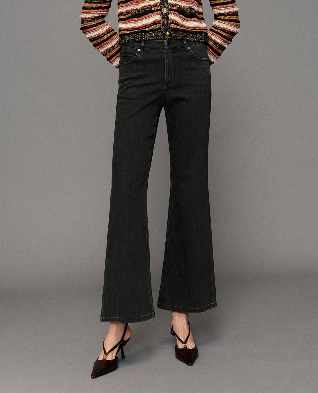 URBAN REVIVO - Quần jeans nữ ống loe cạp cao