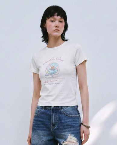  URBAN REVIVO - Áo croptop nữ cổ tròn tay ngắn in họa tiết 