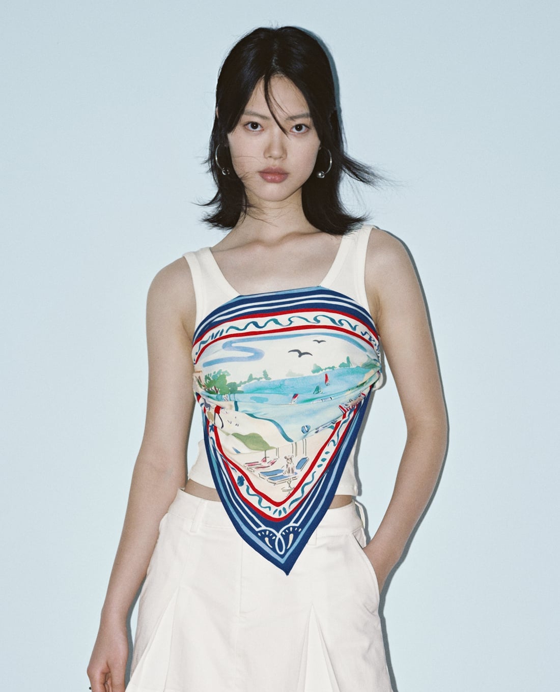 URBAN REVIVO - Áo kiểu nữ hai dây phối khăn họa tiết