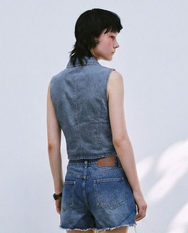  URBAN REVIVO - Áo sát nách nữ denim cổ bẻ phối dây thắt 