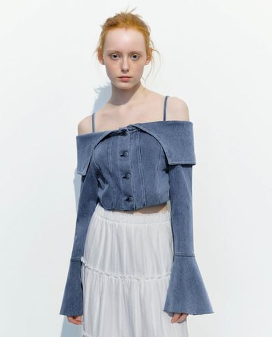  URBAN REVIVO - Áo hai dây nữ denim tay loe phom croptop 