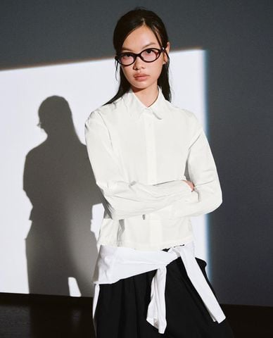  URBAN REVIVO - Áo sơ mi nữ cổ bẻ tay dài phối viền ren 