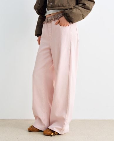  URBAN REVIVO - Quần jeans nữ ống rộng phối bèo nhún 