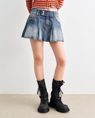  URBAN REVIVO - Chân váy denim chữ A mini xếp li cổ điển 