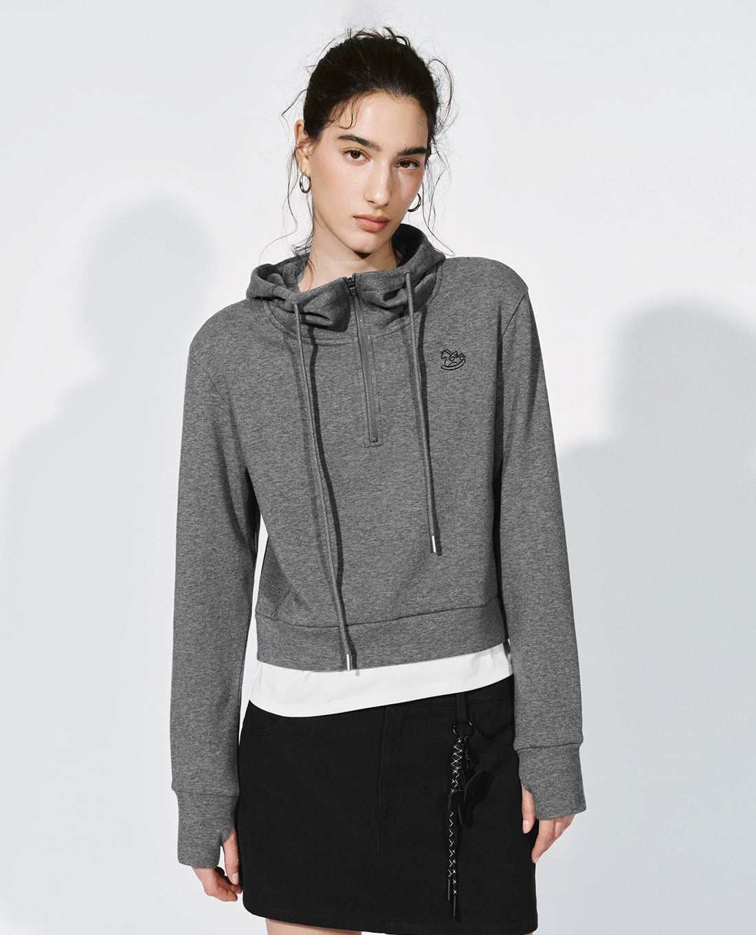 URBAN REVIVO - Áo hoodie nữ tay dài phối layer