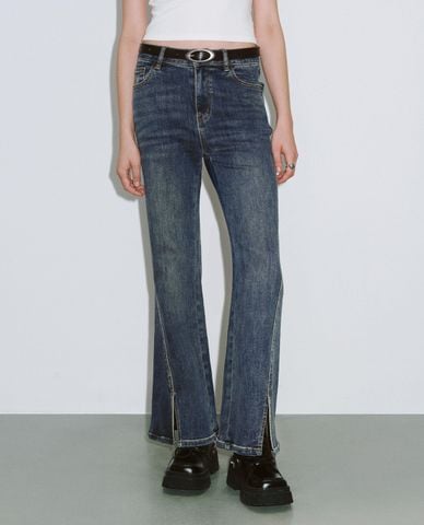  URBAN REVIVO - Quần jeans nữ ống loe kèm thắt lưng 