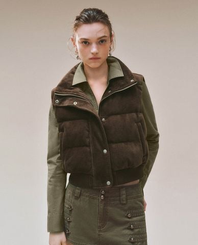  URBAN REVIVO - Áo khoác gilet nữ cổ lông phom croptop 