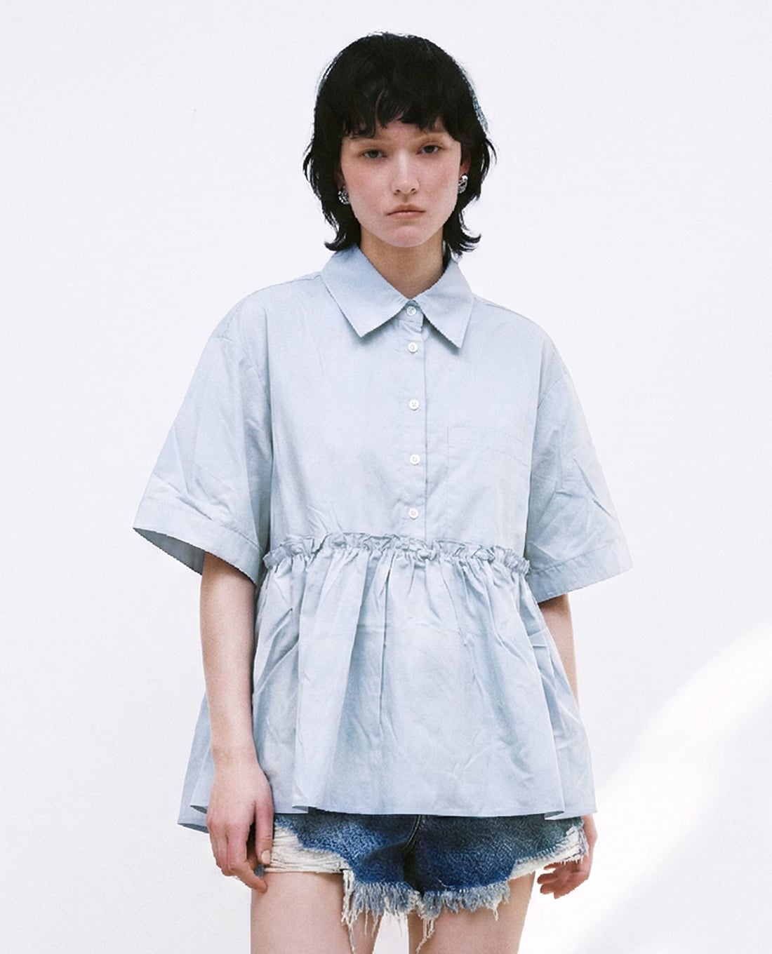 URBAN REVIVO - Áo kiểu nữ tay ngắn dáng xòe nhún eo