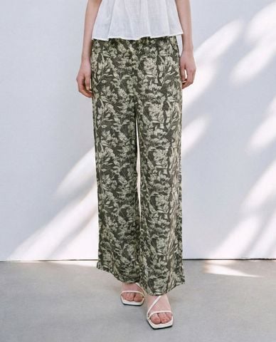  URBAN REVIVO - Quần nữ ống rộng lưng thun phối họa tiết 